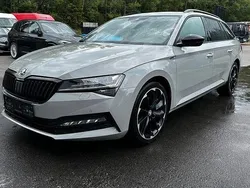 Grau Gebraucht 2023 Skoda Superb SportLine Kombi | 32.725 € (Superpreis)