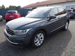 Grau Gebraucht 2023 VW Tiguan Move SUV | 22.990 € (Superpreis)