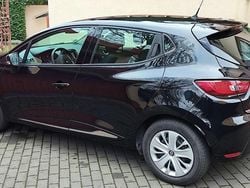 Schwarz Gebraucht 2017 Renault Clio IV LIMITED Kleinwagen | 8.700 € (Fairer Preis)