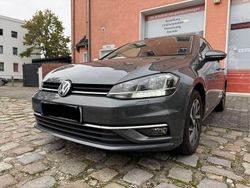 Grau Gebraucht 2018 VW Golf VII Sound Limousine | 9.400 € (Fairer Preis)