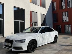 Weiß Gebraucht 2015 Audi A4 Limousine | 11.999 € (Guter Preis)