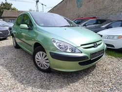 Grün Gebraucht 2003 Peugeot 307 Tendance Limousine | 2.950 € (Fairer Preis)