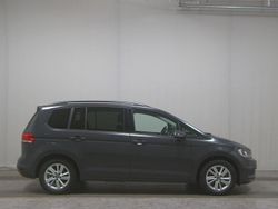 Grau Gebraucht 2021 VW Touran Comfortline Van / Kleinbus | 19.280 € (Superpreis)