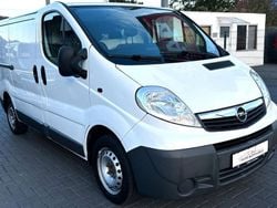 Weiß Gebraucht 2010 Opel Vivaro Van | 7.999 € (Etwas zu teuer)