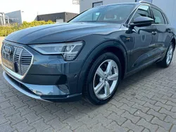 Grau Gebraucht 2019 Audi e-tron Advanced SUV | 21.999 € (Fairer Preis)