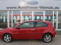 Rot Gebraucht 2001 Alfa Romeo 147 Kleinwagen | 690 € (Fairer Preis)