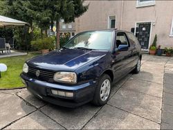 Blau Gebraucht 1997 VW Golf III Kleinwagen | 1.200 € (Fairer Preis)