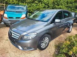 Grau Gebraucht 2012 Mercedes B180 Van / Kleinbus | 5.890 € (Guter Preis)