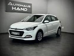 Weiß Gebraucht 2017 Hyundai i20 GO! Limousine | 9.999 € (Fairer Preis)