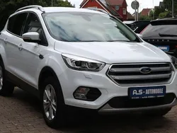 Weiß Gebraucht 2018 Ford Kuga Titanium SUV | 14.900 € (Fairer Preis)