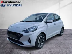 Lumen grey / mic Gebraucht 2023 Hyundai i10 Trend Kleinwagen | 18.780 € (Etwas zu teuer)