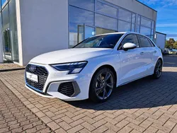 Weiß Gebraucht 2023 Audi A3 Sportback S-Line Limousine | 32.500 € (Fairer Preis)