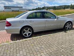Silber Gebraucht 2002 Mercedes E500 Limousine | 3.000 €