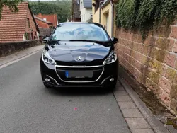 Blau Gebraucht 2019 Peugeot 208 Active Kleinwagen | 9.400 € (Guter Preis)