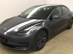 Grau Gebraucht 2021 Tesla Model 3 Standard Range Plus Limousine | 20.218 € (Guter Preis)