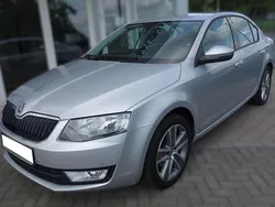 Silber Gebraucht 2013 Skoda Octavia Ambition Limousine | 10.600 € (Guter Preis)
