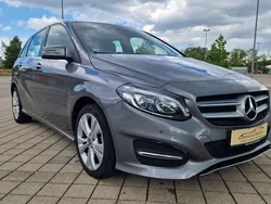 Mountaingrau Gebraucht 2017 Mercedes B200 Urban Van / Kleinbus | 13.990 € (Fairer Preis)