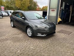 Grau Gebraucht 2017 Ford Focus Titanium Limousine | 8.480 € (Fairer Preis)