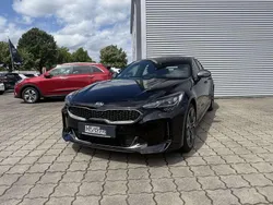 Schwarz metallic Gebraucht 2018 Kia Stinger Limousine | 30.750 € (Guter Preis)