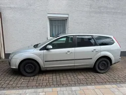 Silber Gebraucht 2007 Ford Focus Kombi | 500 € (Guter Preis)