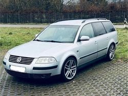 Silber Gebraucht 2001 VW Passat Kombi | 4.000 €