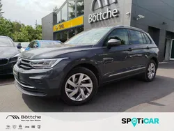 Grau Gebraucht 2022 VW Tiguan Active SUV | 23.780 € (Fairer Preis)