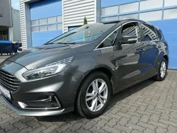 Grau Gebraucht 2022 Ford S-MAX Titanium Van / Kleinbus | 20.850 € (Fairer Preis)
