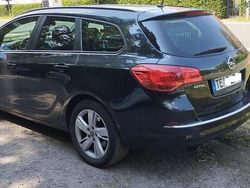 Schwarz Gebraucht 2014 Opel Astra Kombi | 2.900 € (Etwas zu teuer)