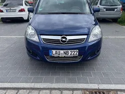 Blau Gebraucht 2011 Opel Zafira Innovation Van / Kleinbus | 4.499 € (Fairer Preis)