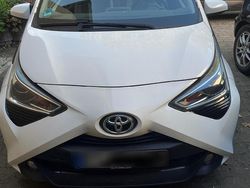 Weiß Gebraucht 2019 Toyota Aygo X-play Kleinwagen | 8.950 € (Fairer Preis)