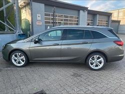 Grau Gebraucht 2018 Opel Astra Kombi | 7.400 € (Etwas zu teuer)