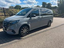 Grau Gebraucht 2025 Mercedes Vito Van / Kleinbus | 86.999 €