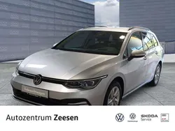 Reflexsilber (metallic) Gebraucht 2022 VW Golf VIII Life Kombi | 27.450 € (Etwas zu teuer)