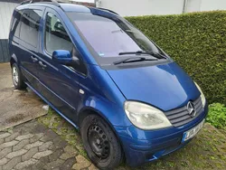 Blau Gebraucht 2002 Mercedes Vaneo Van / Kleinbus | 1.350 € (Guter Preis)