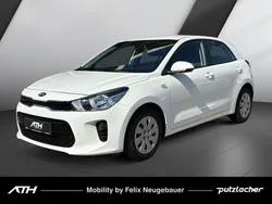 Schneeweiss Gebraucht 2019 Kia Rio Edition 7 Limousine | 10.780 € (Fairer Preis)