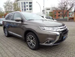 Bronze Gebraucht 2017 Mitsubishi Outlander Edition SUV | 17.500 € (Fairer Preis)