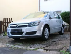 Silber Gebraucht 2004 Opel Astra Kombi | 1.999 € (Guter Preis)