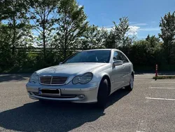 Silber Gebraucht 2000 Mercedes C200 Avantgarde Limousine | 3.500 €