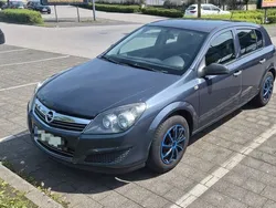 Blau Gebraucht 2009 Opel Astra Limousine | 2.100 € (Superpreis)