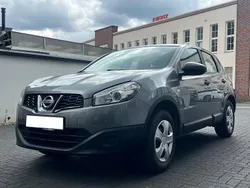 Grau Gebraucht 2011 Nissan Qashqai SUV | 4.500 € (Fairer Preis)