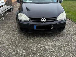 Schwarz Gebraucht 2004 VW Golf V Limousine | 2.300 € (Fairer Preis)