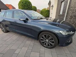 Blau Gebraucht 2019 Volvo V60 Inscription Kombi | 20.999 € (Fairer Preis)