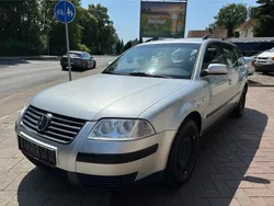 Grau Gebraucht 2001 VW Passat Kombi | 1.290 € (Guter Preis)