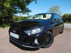 Schwarz Gebraucht 2021 Hyundai i20 Trend Kleinwagen | 16.850 € (Fairer Preis)