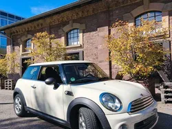 Weiß Gebraucht 2013 Mini ONE Kleinwagen | 6.200 € (Fairer Preis)