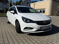 Weiß Gebraucht 2016 Opel Astra Innovation Kombi | 6.450 € (Guter Preis)