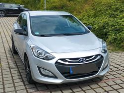 Silber Gebraucht 2014 Hyundai i30 Edition Limousine | 7.699 € (Fairer Preis)