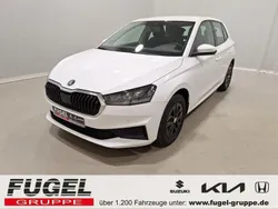 Candyweiss Gebraucht 2022 Skoda Fabia Ambition Limousine | 14.999 € (Fairer Preis)