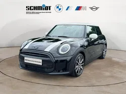 (schwarz) midnight black Gebraucht 2021 Mini Cooper Classic Kleinwagen | 21.690 € (Etwas zu teuer)