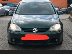 Grün Gebraucht 2004 VW Golf V Kleinwagen | 1.100 € (Superpreis)